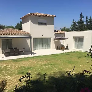 Bed & Breakfast D Hotes Calas 5 Min Gare Tgv Aix Pole D Activites D Aix En Provence Et Arena, Cabriès